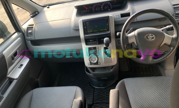 Acheter Occasion Voiture Toyota Noah Noir à Kinshasa, Kinshasa Acheter Occasion Voiture Toyota Noah Noir à Kinshasa, Kinshasa