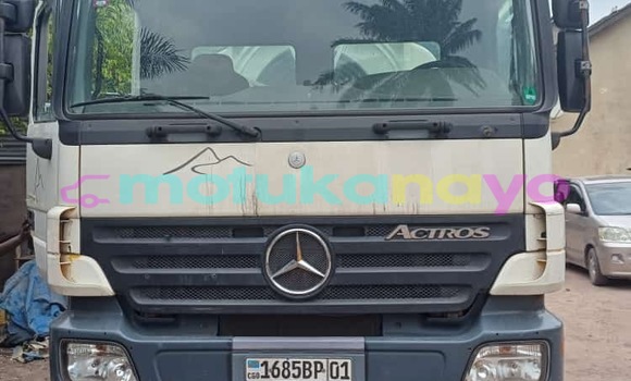 Buy Used Mercedes-Benz 190 SL White Car in Kinshasa in Kinshasa