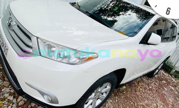 Acheter Occasion Voiture Toyota Highlander Blanc à Kinshasa, Kinshasa Acheter Occasion Voiture Toyota Highlander Blanc à Kinshasa, Kinshasa