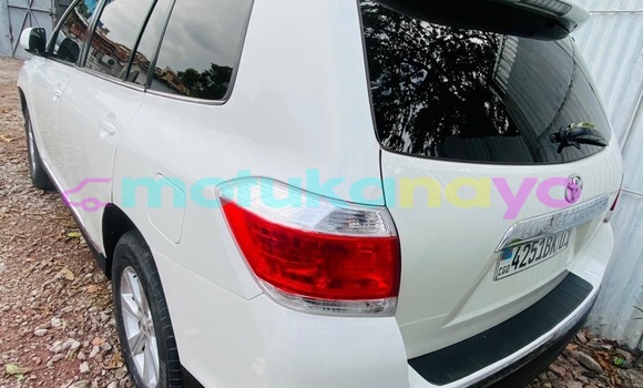 Acheter Occasion Voiture Toyota Highlander Blanc à Kinshasa, Kinshasa Acheter Occasion Voiture Toyota Highlander Blanc à Kinshasa, Kinshasa