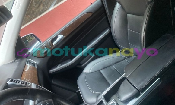 Acheter Occasion Voiture Mercedes-Benz M-klasse Gris à Kinshasa, Kinshasa Acheter Occasion Voiture Mercedes-Benz M-klasse Gris à Kinshasa, Kinshasa