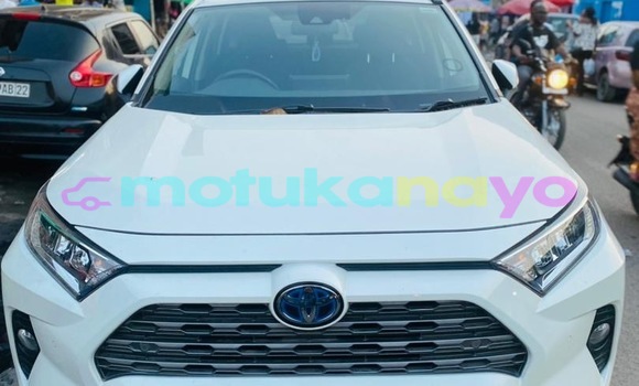 Acheter Occasion Voiture Toyota RAV 4 Blanc à Kinshasa, Kinshasa Acheter Occasion Voiture Toyota RAV 4 Blanc à Kinshasa, Kinshasa