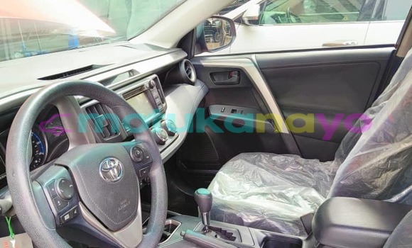 Acheter Occasion Voiture Toyota RAV4 Rouge à Kinshasa, Kinshasa Acheter Occasion Voiture Toyota RAV4 Rouge à Kinshasa, Kinshasa