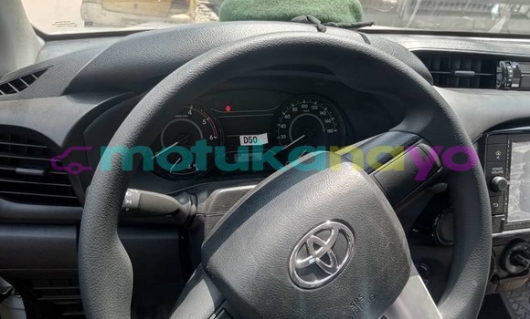 Buy Used Toyota Hilux White Car in Kinshasa in Kinshasa Buy Used Toyota Hilux White Car in Kinshasa in Kinshasa