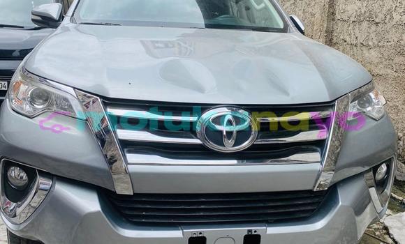 Acheter Occasion Voiture Toyota Fortuner Blanc à Kinshasa, Kinshasa Acheter Occasion Voiture Toyota Fortuner Blanc à Kinshasa, Kinshasa