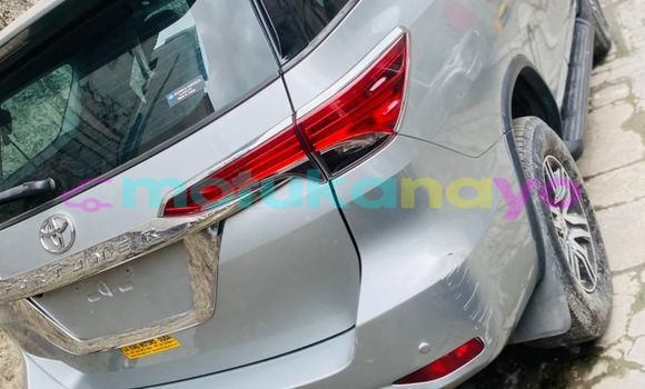 Acheter Occasion Voiture Toyota Fortuner Blanc à Kinshasa, Kinshasa Acheter Occasion Voiture Toyota Fortuner Blanc à Kinshasa, Kinshasa