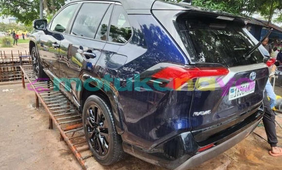 Acheter Neuf Voiture Toyota RAV 4 Bleu à Kinshasa, Kinshasa Acheter Neuf Voiture Toyota RAV 4 Bleu à Kinshasa, Kinshasa