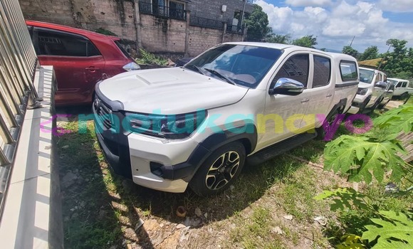Acheter Occasion Voiture Toyota Hilux Blanc à Kinshasa, Kinshasa Acheter Occasion Voiture Toyota Hilux Blanc à Kinshasa, Kinshasa