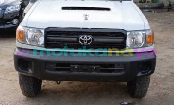 Acheter Neuf Voiture Toyota Land Cruiser Blanc à Kinshasa, Kinshasa Acheter Neuf Voiture Toyota Land Cruiser Blanc à Kinshasa, Kinshasa