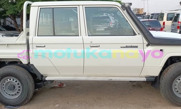 Acheter Neuf Voiture Toyota Land Cruiser Blanc à Kinshasa, Kinshasa Acheter Neuf Voiture Toyota Land Cruiser Blanc à Kinshasa, Kinshasa