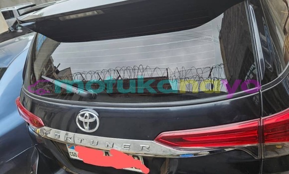 Acheter Occasion Voiture Toyota Fortuner Noir à Kinshasa, Kinshasa Acheter Occasion Voiture Toyota Fortuner Noir à Kinshasa, Kinshasa