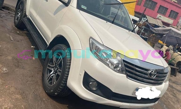 Buy Used Toyota Fortuner White Car in Kinshasa in Kinshasa