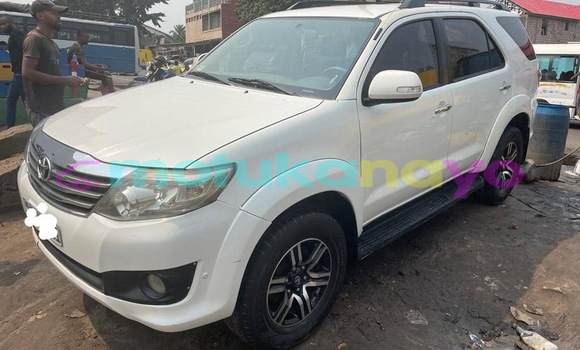 Acheter Occasion Voiture Toyota Fortuner Blanc à Kinshasa, Kinshasa Acheter Occasion Voiture Toyota Fortuner Blanc à Kinshasa, Kinshasa