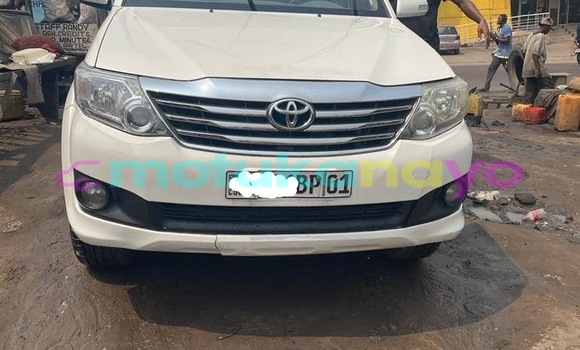 Acheter Occasion Voiture Toyota Fortuner Blanc à Kinshasa, Kinshasa Acheter Occasion Voiture Toyota Fortuner Blanc à Kinshasa, Kinshasa