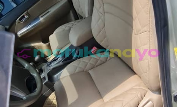 Acheter Neuf Voiture Toyota Fortuner Gris à Kinshasa, Kinshasa Acheter Neuf Voiture Toyota Fortuner Gris à Kinshasa, Kinshasa