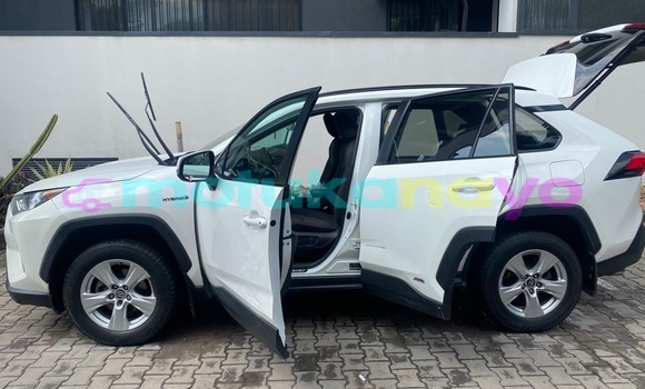 Acheter Neuf Voiture Toyota RAV4 Blanc à Kinshasa, Kinshasa Acheter Neuf Voiture Toyota RAV4 Blanc à Kinshasa, Kinshasa