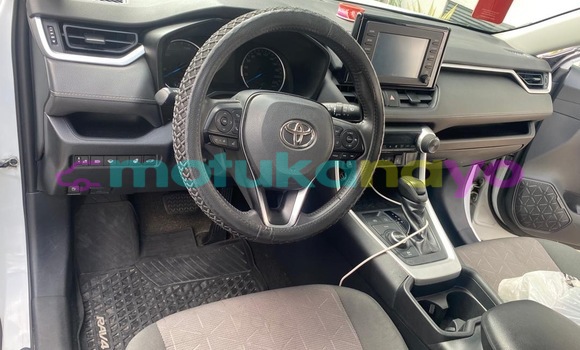 Acheter Neuf Voiture Toyota RAV4 Blanc à Kinshasa, Kinshasa Acheter Neuf Voiture Toyota RAV4 Blanc à Kinshasa, Kinshasa