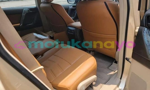 Acheter Neuf Voiture Toyota Prado Beige à Kinshasa, Kinshasa Acheter Neuf Voiture Toyota Prado Beige à Kinshasa, Kinshasa
