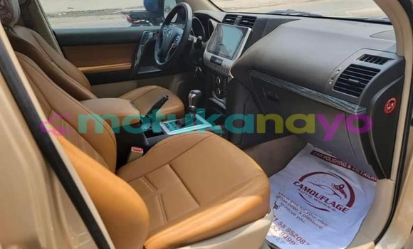 Acheter Neuf Voiture Toyota Prado Beige à Kinshasa, Kinshasa Acheter Neuf Voiture Toyota Prado Beige à Kinshasa, Kinshasa
