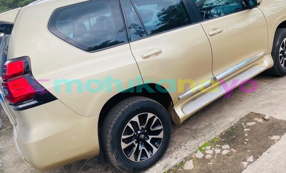 Acheter Neuf Voiture Toyota Prado Beige à Kinshasa, Kinshasa Acheter Neuf Voiture Toyota Prado Beige à Kinshasa, Kinshasa
