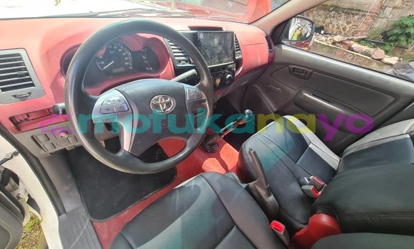 Acheter Occasion Voiture Toyota Hilux Blanc à Kinshasa, Kinshasa Acheter Occasion Voiture Toyota Hilux Blanc à Kinshasa, Kinshasa