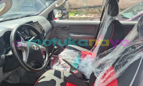 Acheter Occasion Voiture Toyota Hilux Blanc à Kinshasa, Kinshasa Acheter Occasion Voiture Toyota Hilux Blanc à Kinshasa, Kinshasa