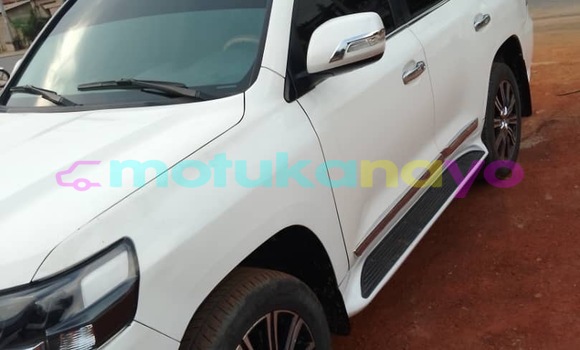 Acheter Neuf Voiture Toyota Land Cruiser Blanc à Kinshasa, Kinshasa Acheter Neuf Voiture Toyota Land Cruiser Blanc à Kinshasa, Kinshasa