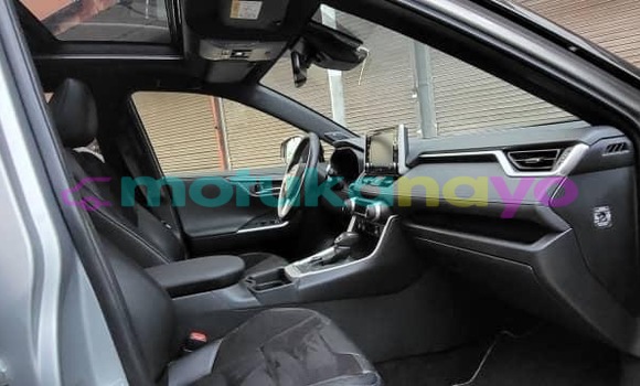 Acheter Neuf Voiture Toyota RAV4 Gris à Kinshasa, Kinshasa Acheter Neuf Voiture Toyota RAV4 Gris à Kinshasa, Kinshasa