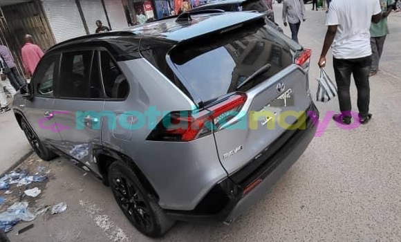 Acheter Neuf Voiture Toyota RAV4 Gris à Kinshasa, Kinshasa Acheter Neuf Voiture Toyota RAV4 Gris à Kinshasa, Kinshasa