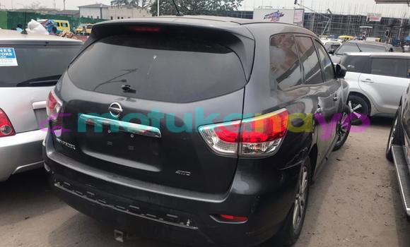 Buy Used Nissan Pathfinder Black Car in Kinshasa in Kinshasa