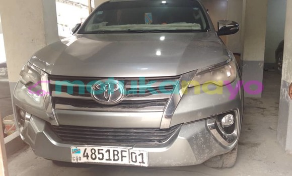 Acheter Occasion Voiture Toyota Fortuner Blanc à Kinshasa, Kinshasa Acheter Occasion Voiture Toyota Fortuner Blanc à Kinshasa, Kinshasa