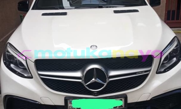 Acheter Occasion Voiture Mercedes Viano Blanc à Kinshasa, Kinshasa