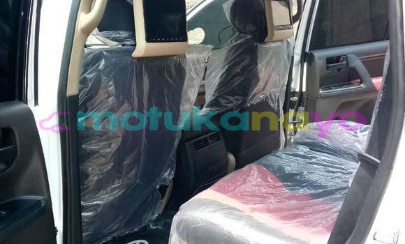 Acheter Occasion Voiture Toyota Land Cruiser Prado Blanc à Kinshasa, Kinshasa Acheter Occasion Voiture Toyota Land Cruiser Prado Blanc à Kinshasa, Kinshasa