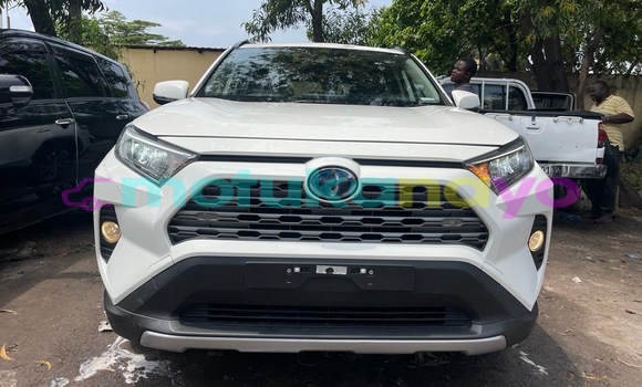 Acheter Neuf Voiture Toyota RAV4 Blanc à Kinshasa, Kinshasa Acheter Neuf Voiture Toyota RAV4 Blanc à Kinshasa, Kinshasa