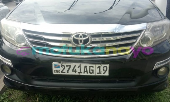 Acheter Neuf Voiture Toyota Fortuner Noir à Kinshasa, Kinshasa Acheter Neuf Voiture Toyota Fortuner Noir à Kinshasa, Kinshasa