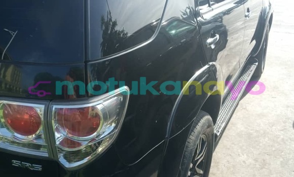 Acheter Neuf Voiture Toyota Fortuner Noir à Kinshasa, Kinshasa Acheter Neuf Voiture Toyota Fortuner Noir à Kinshasa, Kinshasa