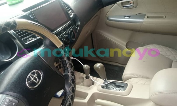 Acheter Neuf Voiture Toyota Fortuner Noir à Kinshasa, Kinshasa Acheter Neuf Voiture Toyota Fortuner Noir à Kinshasa, Kinshasa