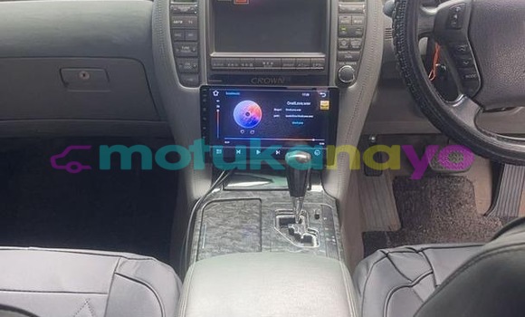Acheter Neuf Voiture Toyota Crown Bleu à Kinshasa, Kinshasa Acheter Neuf Voiture Toyota Crown Bleu à Kinshasa, Kinshasa