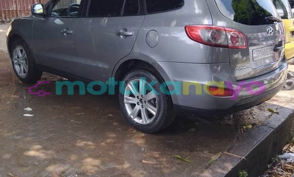 Acheter Neuf Voiture Hyundai Santa Fe Gris à Kinshasa, Kinshasa Acheter Neuf Voiture Hyundai Santa Fe Gris à Kinshasa, Kinshasa