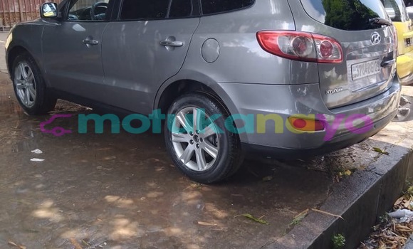 Acheter Neuf Voiture Hyundai Santa Fe Gris à Kinshasa, Kinshasa Acheter Neuf Voiture Hyundai Santa Fe Gris à Kinshasa, Kinshasa