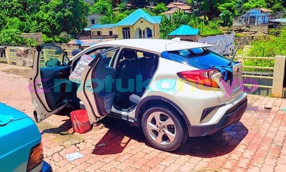 Acheter Neuf Voiture Toyota C-HR Blanc à Kinshasa, Kinshasa Acheter Neuf Voiture Toyota C-HR Blanc à Kinshasa, Kinshasa