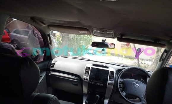 Acheter Neuf Voiture Toyota Land Cruiser Prado Gris à Kinshasa, Kinshasa Acheter Neuf Voiture Toyota Land Cruiser Prado Gris à Kinshasa, Kinshasa