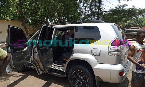 Acheter Neuf Voiture Toyota Land Cruiser Prado Gris à Kinshasa, Kinshasa Acheter Neuf Voiture Toyota Land Cruiser Prado Gris à Kinshasa, Kinshasa