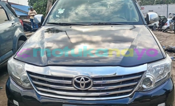 Acheter Neuf Voiture Toyota Fortuner Noir à Kinshasa, Kinshasa Acheter Neuf Voiture Toyota Fortuner Noir à Kinshasa, Kinshasa