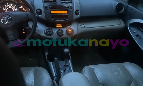 Acheter Neuf Voiture Toyota RAV4 Beige à Kinshasa, Kinshasa Acheter Neuf Voiture Toyota RAV4 Beige à Kinshasa, Kinshasa