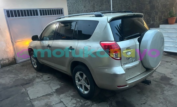 Acheter Neuf Voiture Toyota RAV4 Beige à Kinshasa, Kinshasa Acheter Neuf Voiture Toyota RAV4 Beige à Kinshasa, Kinshasa