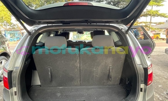 Acheter Neuf Voiture Hyundai Santa Fe Beige à Kinshasa, Kinshasa Acheter Neuf Voiture Hyundai Santa Fe Beige à Kinshasa, Kinshasa