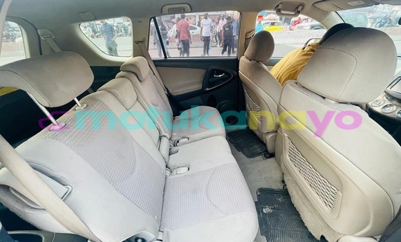 Buy Used Toyota Vanguard Silver Car in Kinshasa in Kinshasa Buy Used Toyota Vanguard Silver Car in Kinshasa in Kinshasa