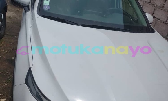 Acheter Neuf Voiture Hyundai Santa Fe Blanc à Kinshasa, Kinshasa Acheter Neuf Voiture Hyundai Santa Fe Blanc à Kinshasa, Kinshasa