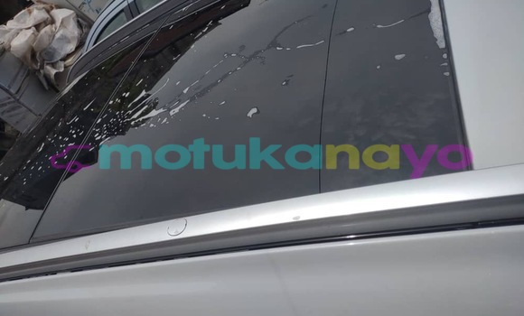 Acheter Neuf Voiture Hyundai Santa Fe Blanc à Kinshasa, Kinshasa Acheter Neuf Voiture Hyundai Santa Fe Blanc à Kinshasa, Kinshasa